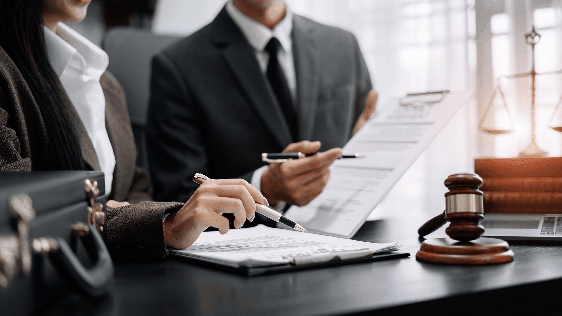 PRAVNE USLUGE Koje pruza LLT kompanija